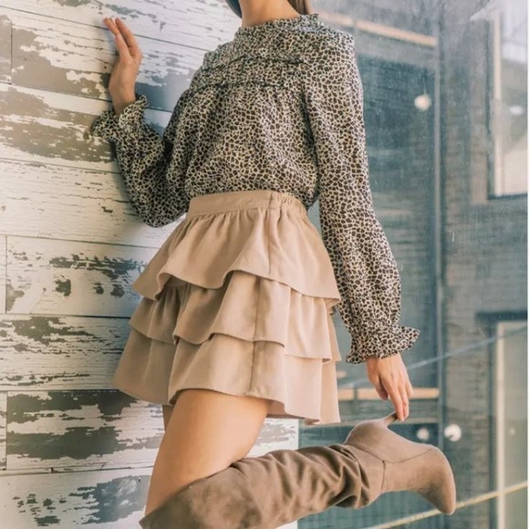 WOMEN’S 𝅺Cream Layered Ruffled Corduroy Solid A-Line Mini Skirt - Picture 4 of 5